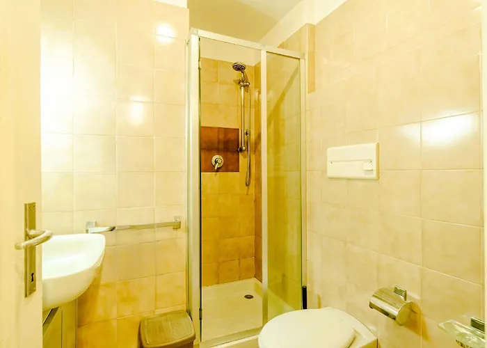 Lejlighed Guesthost - Porto Antico - *