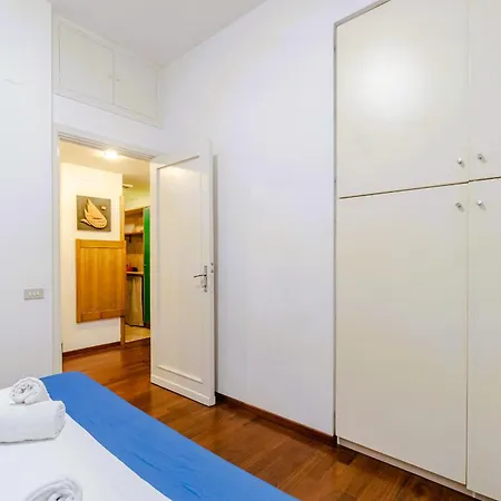 Lejlighed Guesthost - Porto Antico - *